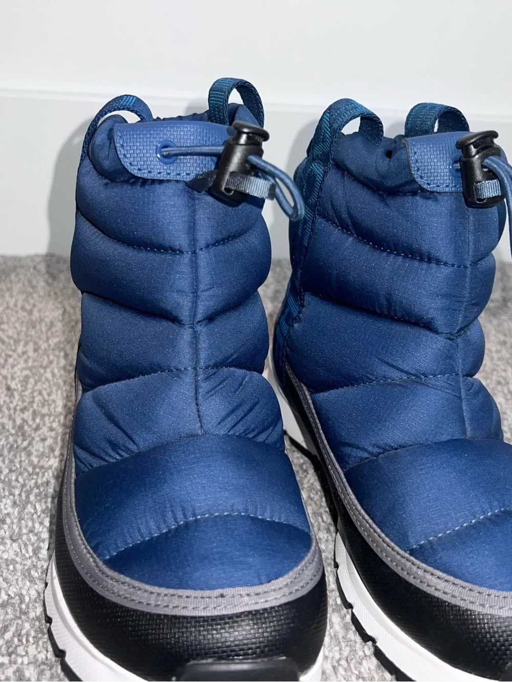 The North Face ThermobalITM Pull-On Waterproof kids size 3